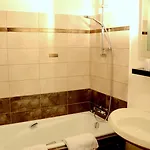 Logis Hotel-restaurant Saint Hotel 3*