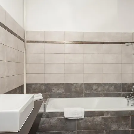 Logis Hotel-restaurant Saint Hotel