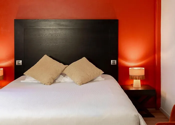Logis Hotel Restaurant Saint Romain 3*
