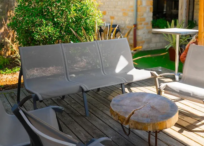Hotell Logis Hotel Restaurant Saint Romain Anse