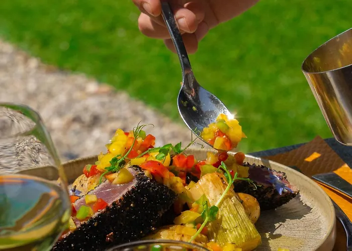 Logis Hotel Restaurant Saint Romain 3*