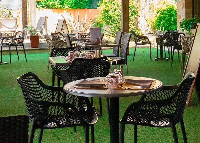 Logis Hotel Restaurant Saint Romain