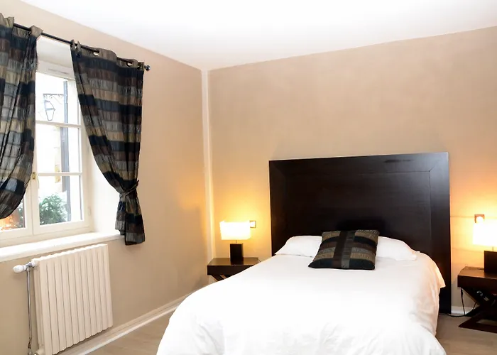 Hotell Logis Hotel Restaurant Saint Romain