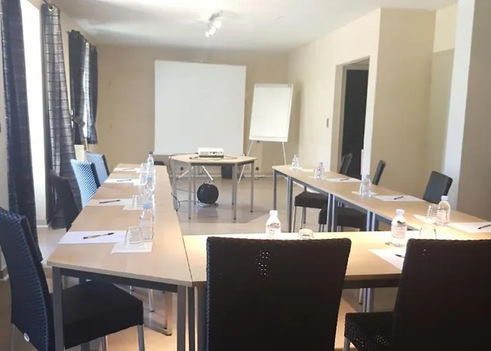 Hotell Logis Hotel Restaurant Saint Romain Anse