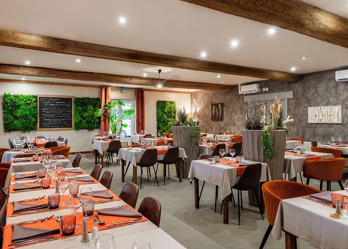 Hotell Logis Hotel Restaurant Saint Romain Anse