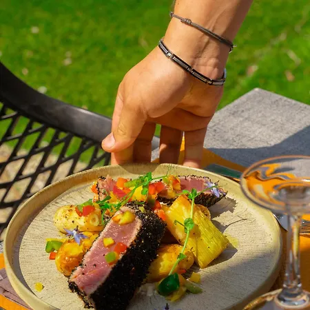 Logis Restaurant Saint Hotel 3*