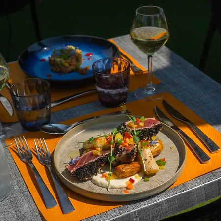 Hotel Logis Restaurant Saint 3*